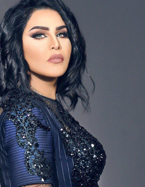 أحلام تُهنِّئ المرأة العمانية في عيدها